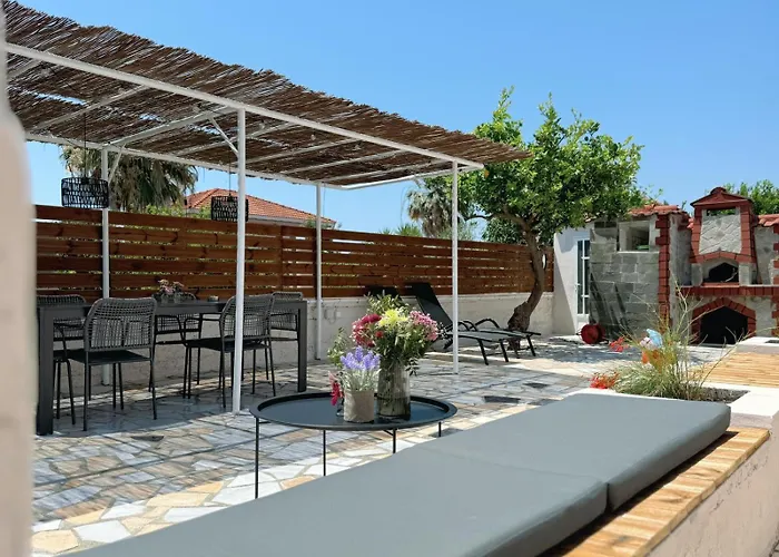 Nereid Bungalow